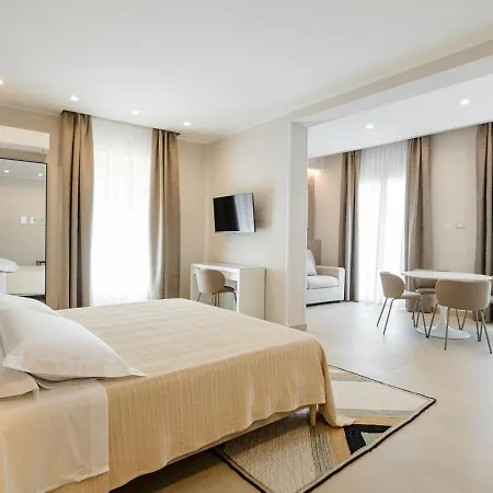 Amanira Boutique *