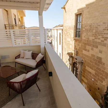 Πανσιόν Amanira Boutique 3*